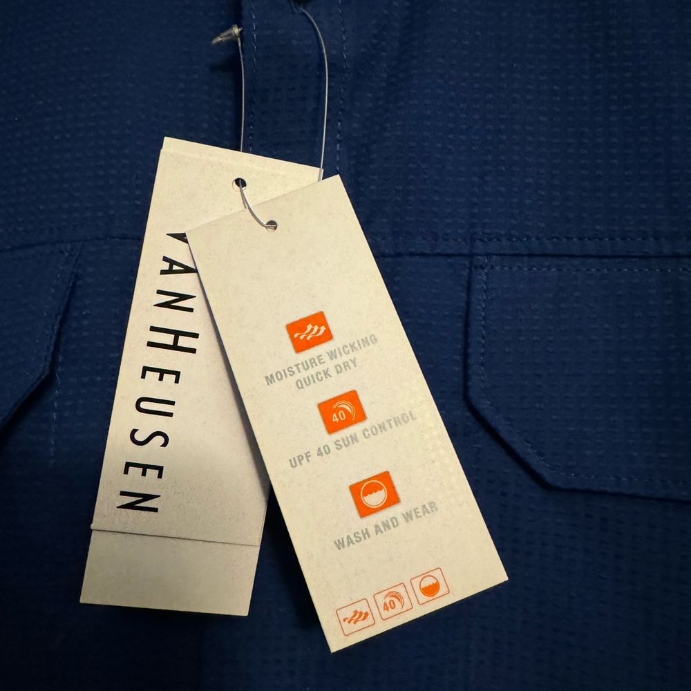 Van Heusen Traveler Button Down Shirt , Blue , Medium Size. Brand New with Tags - Picture 3 of 4
